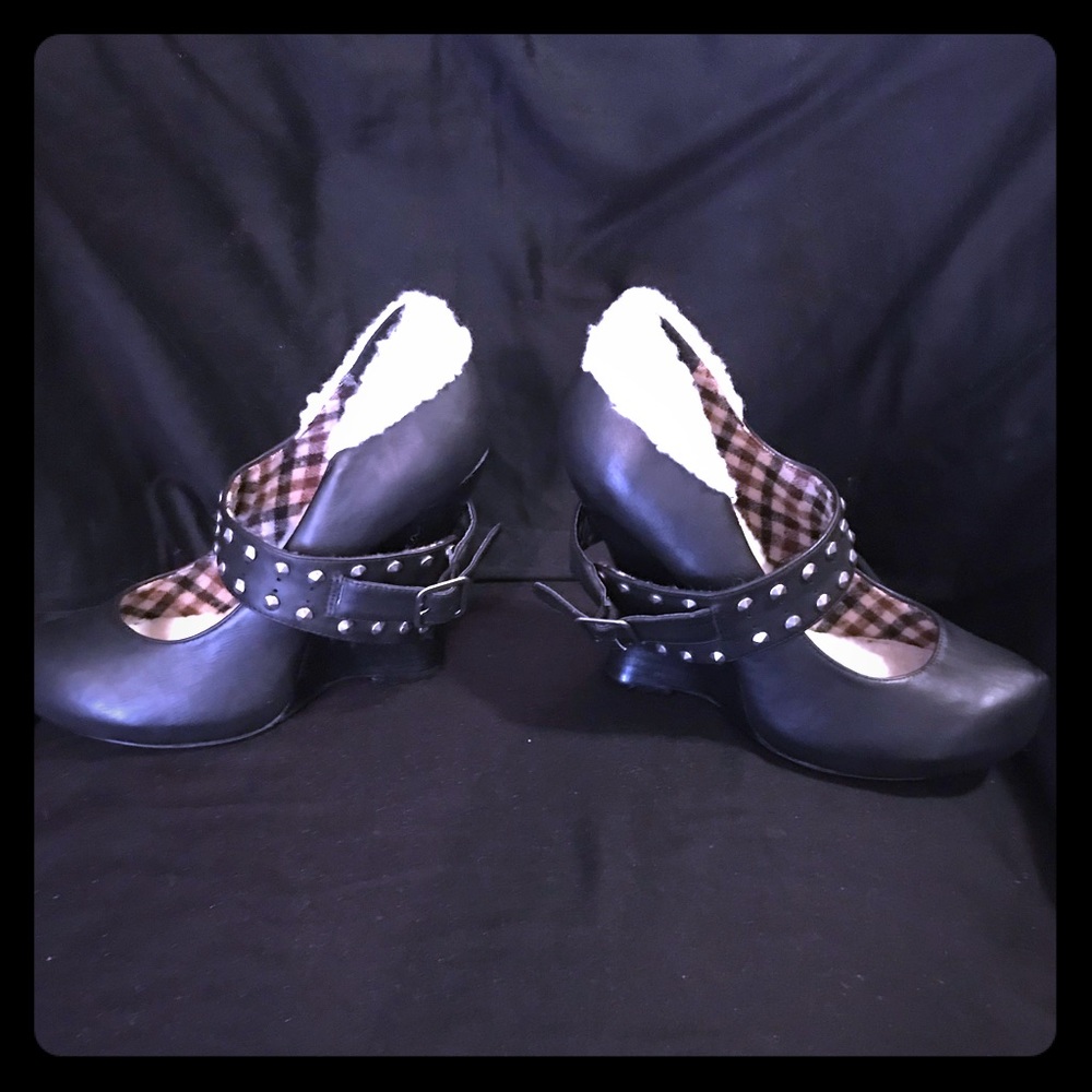 NIB NOT RATED VERY UNIQUE WEDGES! VERY RARE!! CUTE